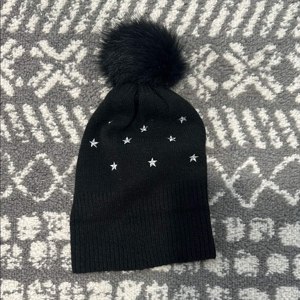 Black Star Pom-Pom Beanie